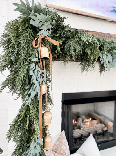 FestiveFinds™ Luxury 9ft Cedar Garland – Ultra-Lifelike, Full & Reusable Evergreen Greenery for Elegant Holiday Mantels, Staircases, and Front Door Décor