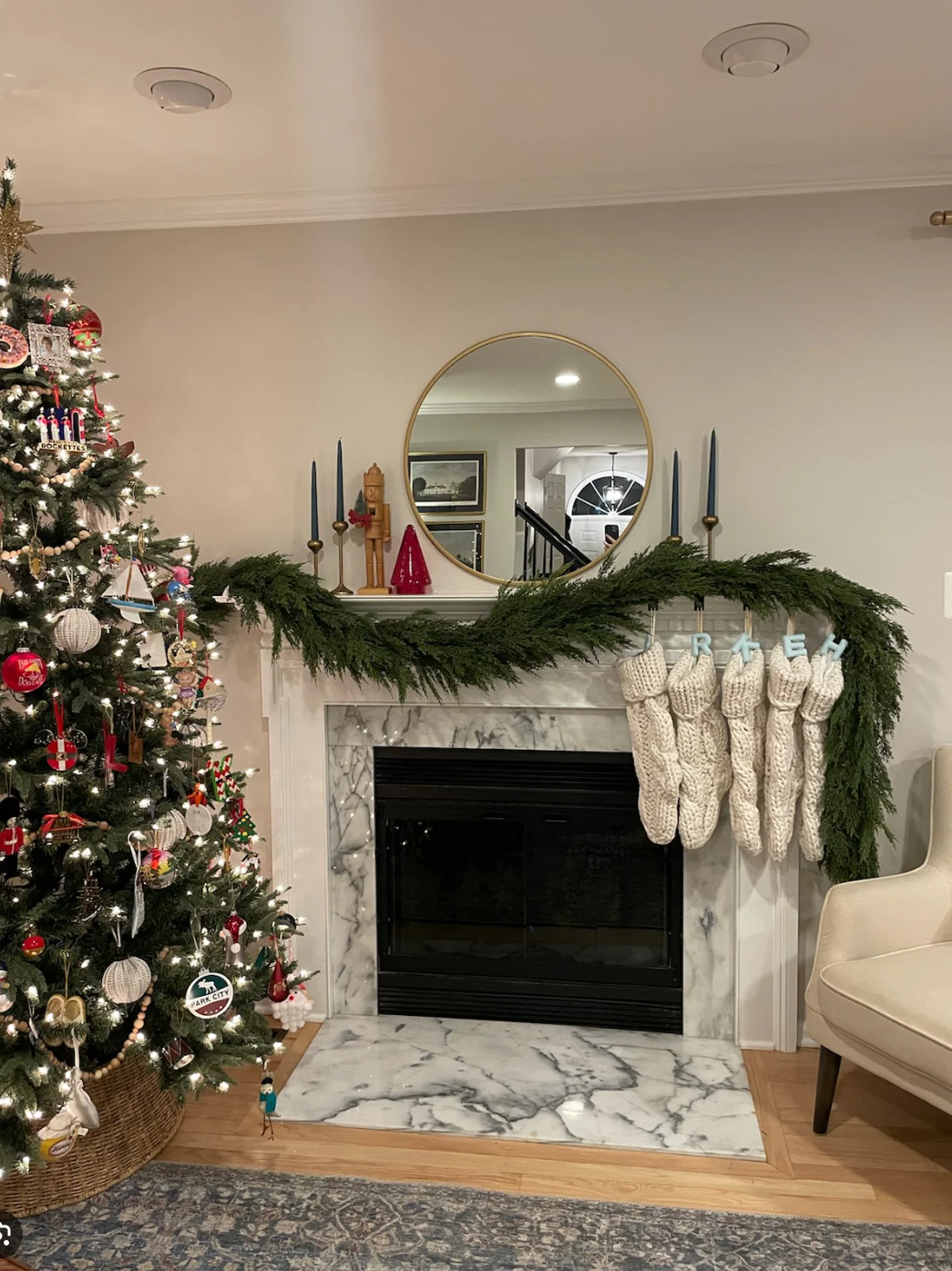FestiveFinds™ Luxury 9ft Cedar Garland – Ultra-Lifelike, Full & Reusable Evergreen Greenery for Elegant Holiday Mantels, Staircases, and Front Door Décor